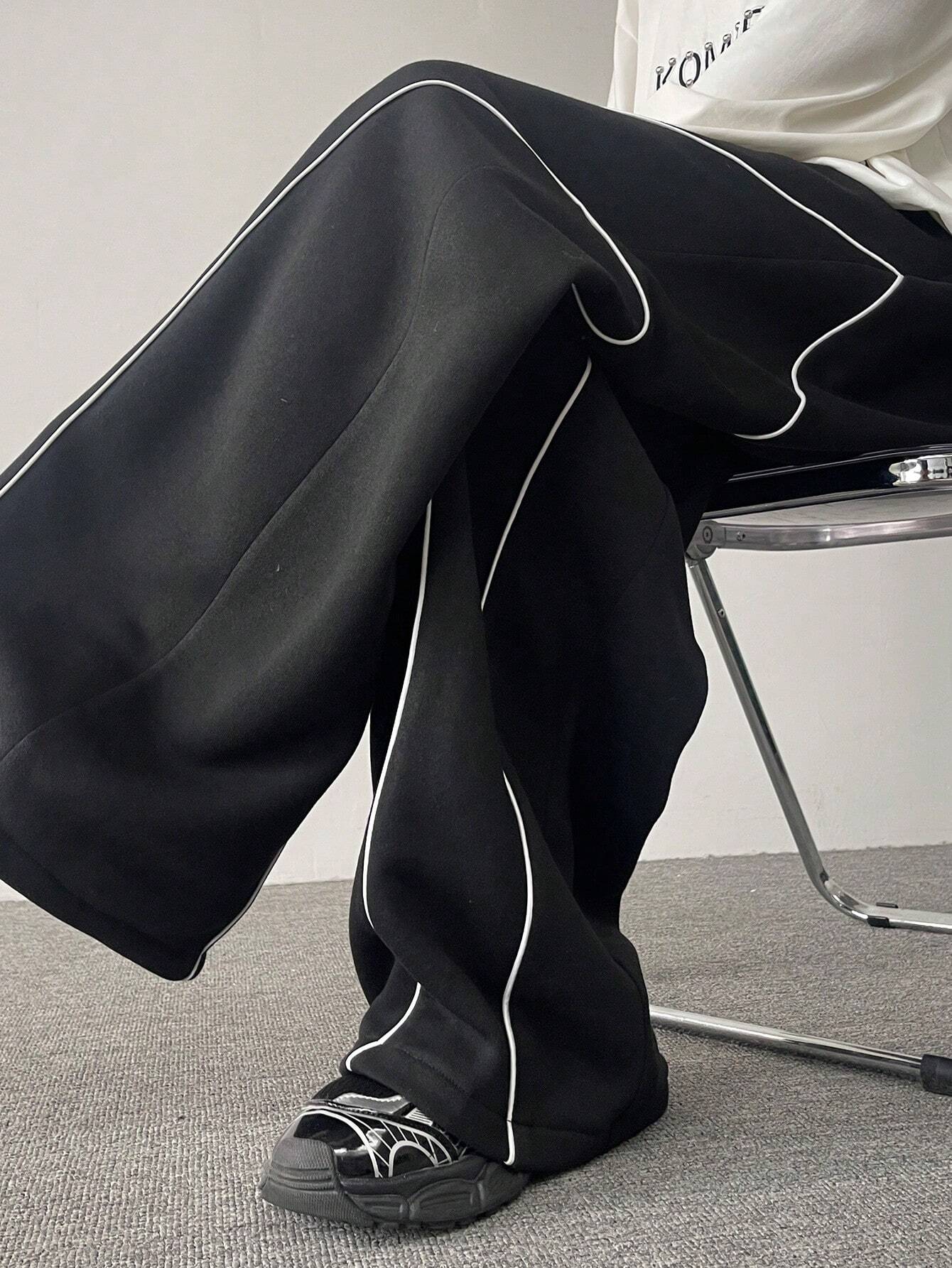Contrast Curve Baggy Joggers